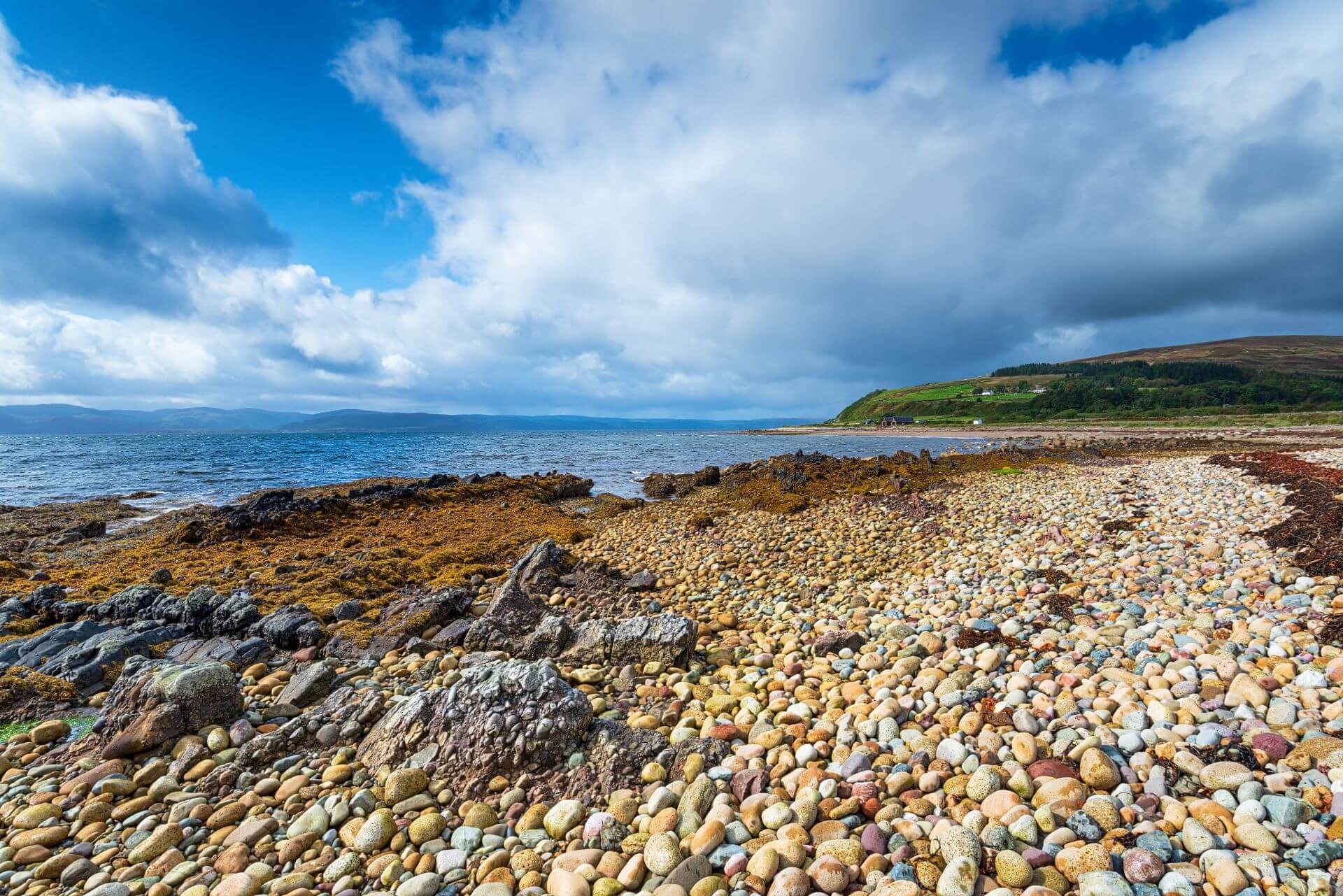 7 garden designs that involve Scottish pebbles