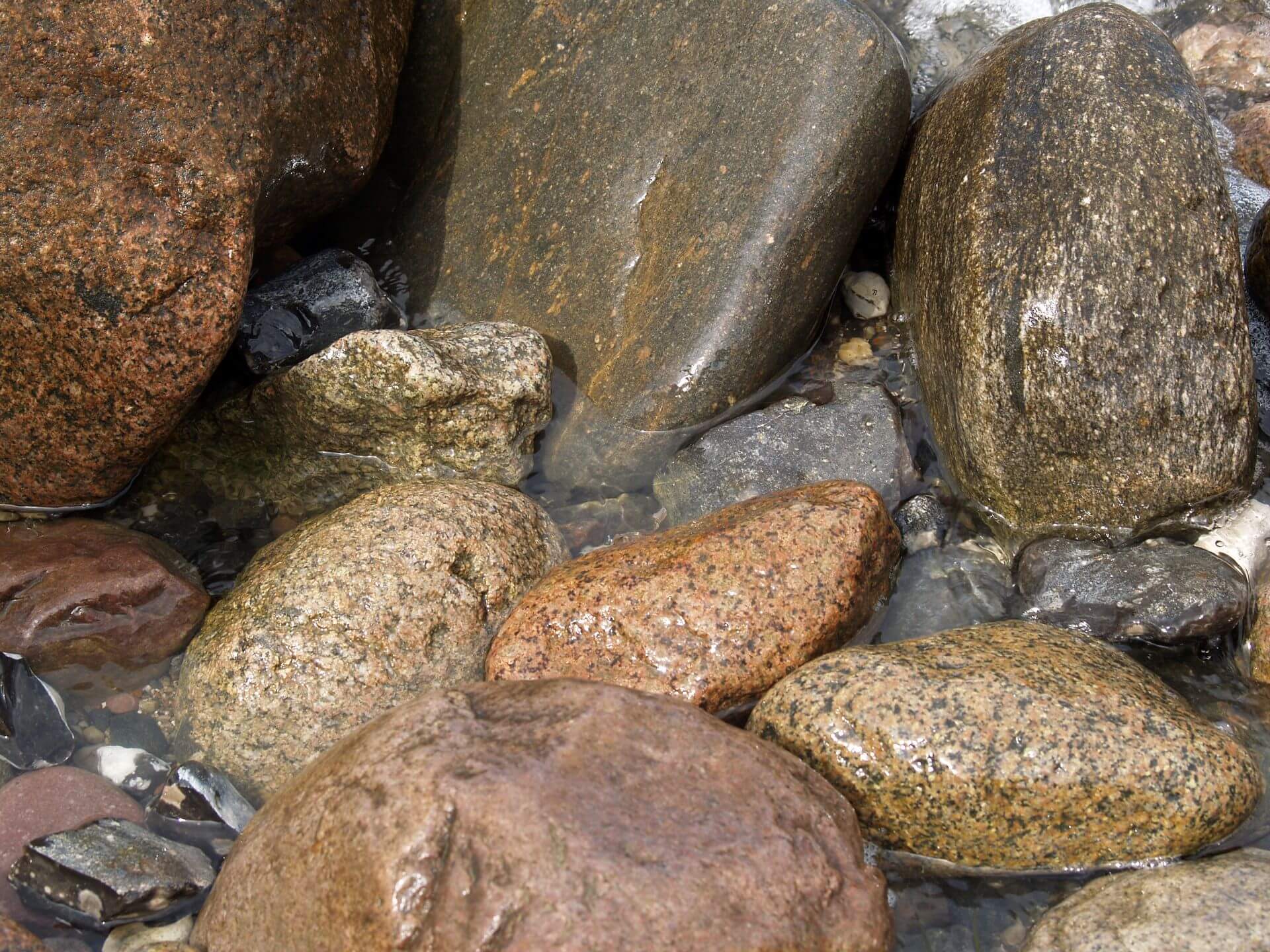 Finding A Local Supplier Of Scottish Cobbles And Pebbles: 7 Questions To Ask